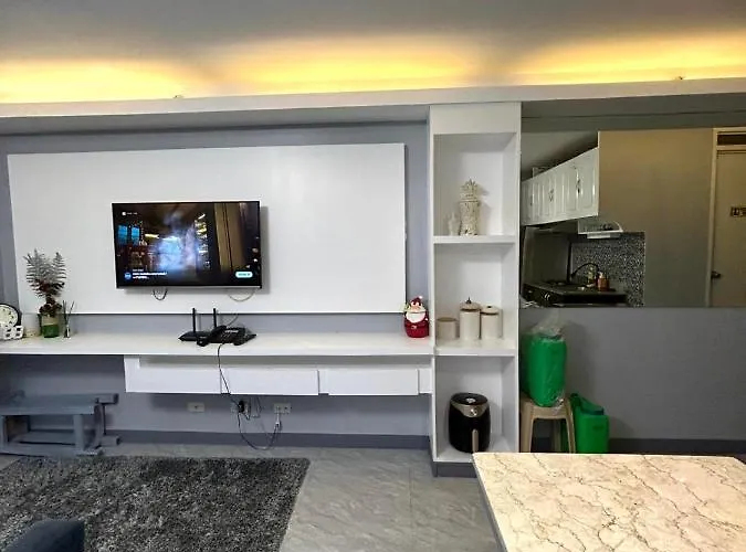 Racky's Condotel - Type With Vibe * Manila
