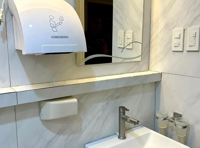 Racky's Condotel - Type With Vibe Apartment Manila